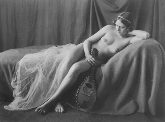 Heinz Oelmann. Reclining female nude with lute 1900. Via liveauctioneers