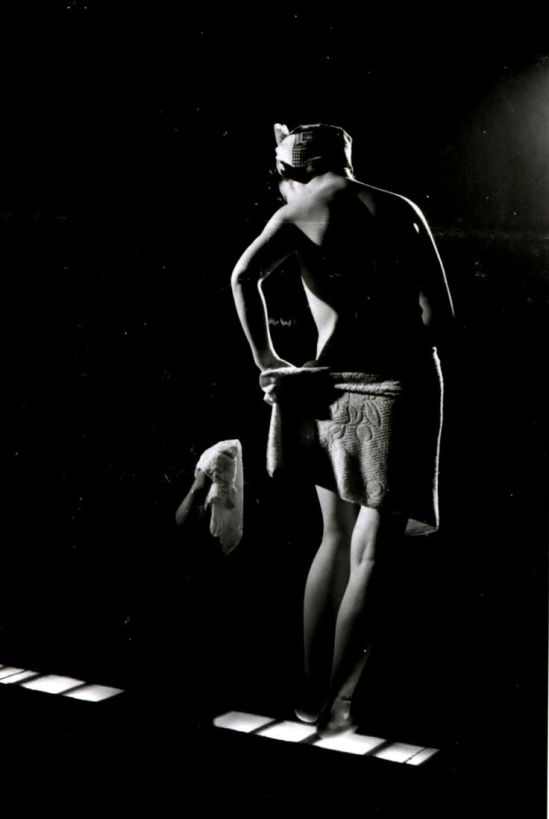 Kansuke Yamamoto. Striptease bathing scene  1955 ©Toshio Yamamoto