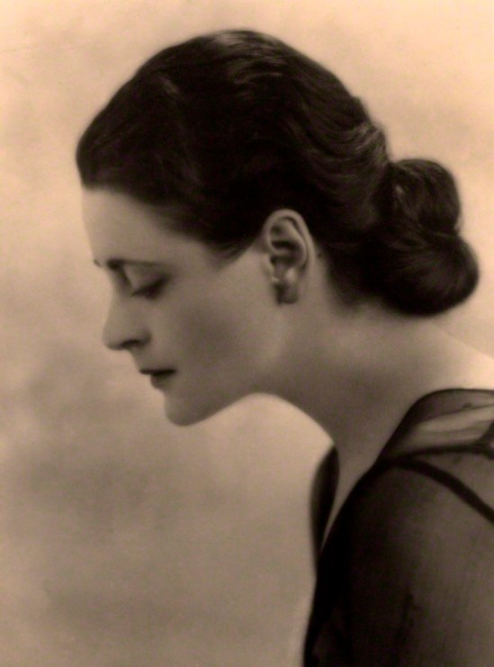 Kay Vaughan. Harriet Cohen 1935. Via npg