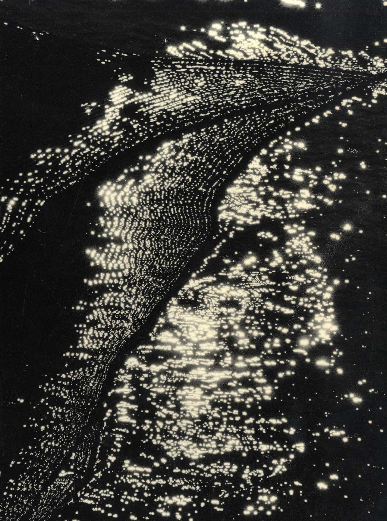 Lucien Clergue. Reflet. Extrait de Née de la vague 1968. Via verdeau