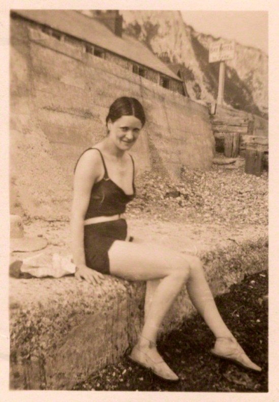 Unknown photographer. Harriet Cohen 1930s. Via npg