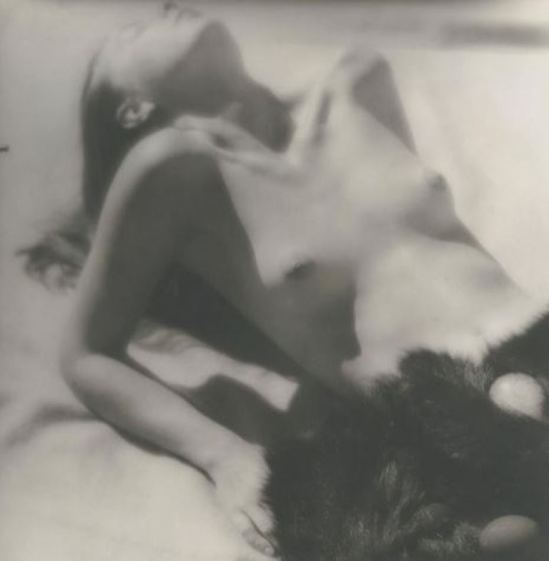 Josef Breitenbach. Sans titre 1940s. Via ccpemuseum