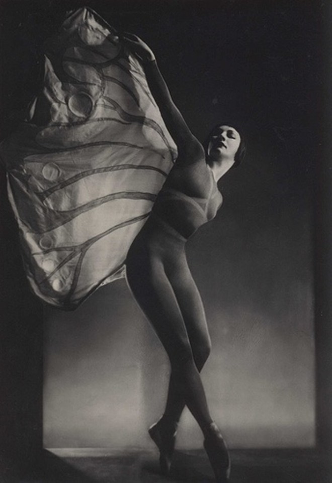 Raoul Barba. Helene Kirsova as the Butterfly in L'épreuve d'amour. Via nla