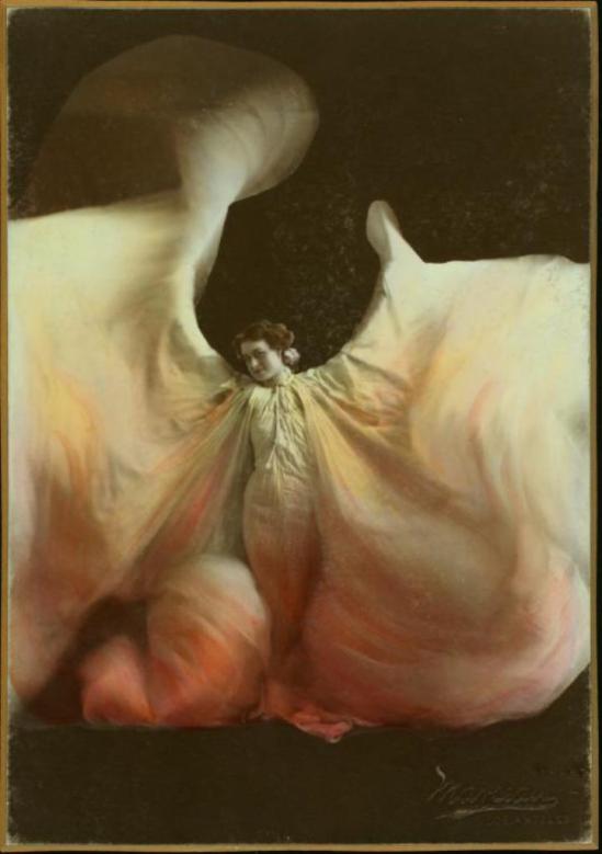 Loïe Fuller imitator, photograph by Marceau. Credited between 1890 and 1909. Via thewaltztrio on tumblr