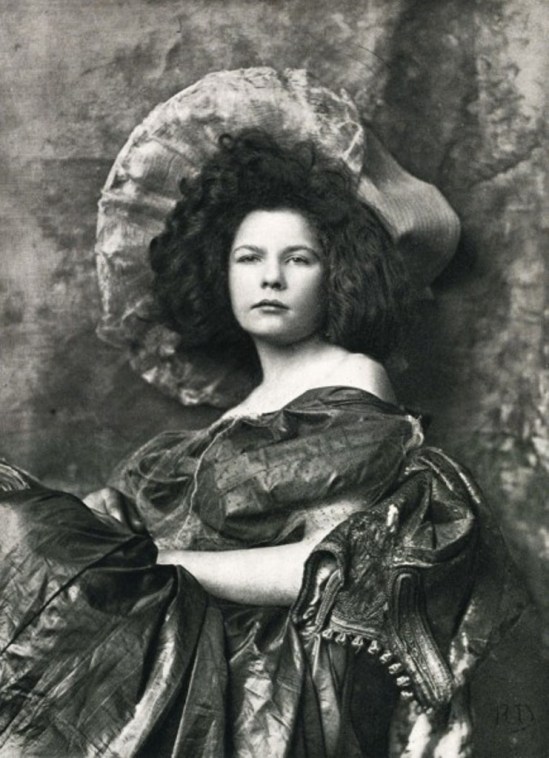 Robert Demachy. Etude de Femme (buste) 1894. Via photoseed