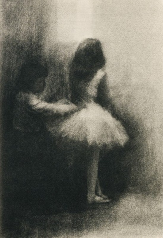 Robert Demachy. L'Habilleuse 1906. Via photoseed