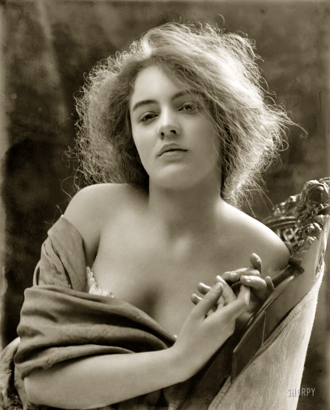 The dancer Evelyn Nesbit. Via flickr