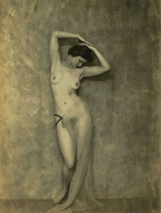 Nickolas Muray. Untitled nude 1925 . Via artnet