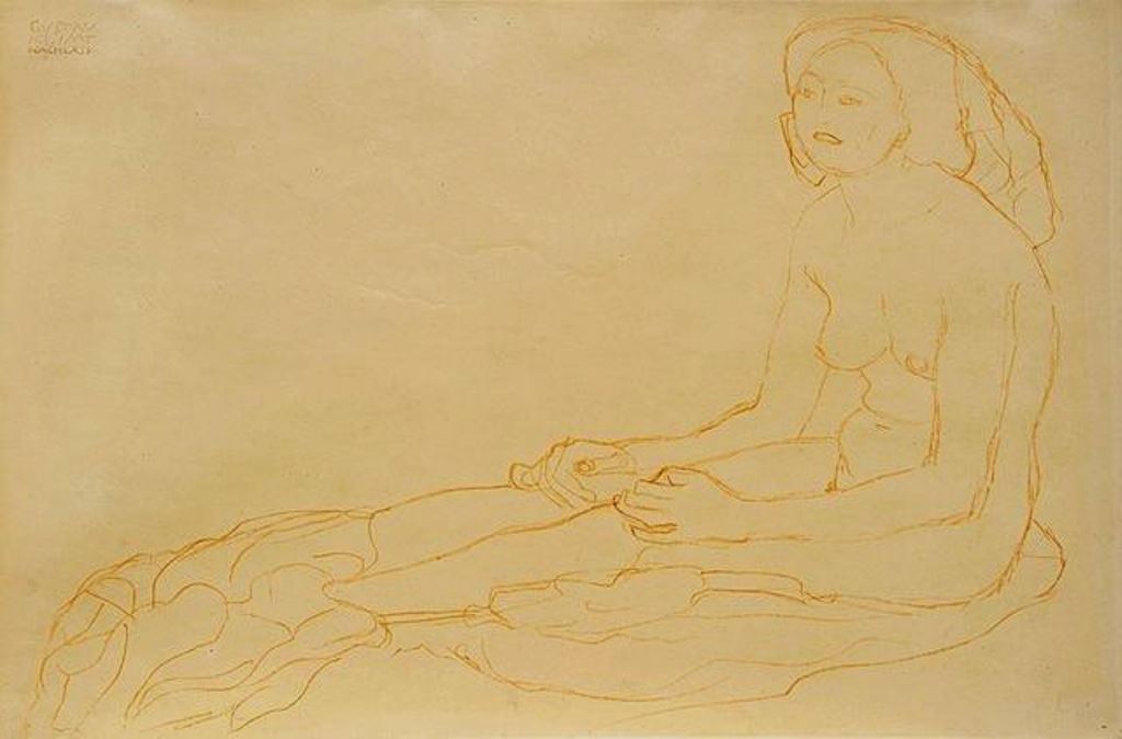Gustav Klimt. Mit gestreckten Beinen nach links sitzender Halbakt 1910