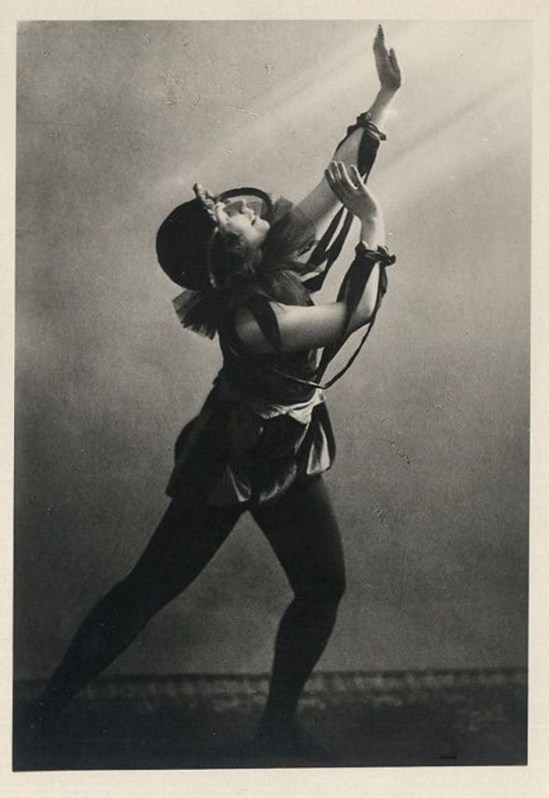 German dancer Esta Clara 1930. Via ebay