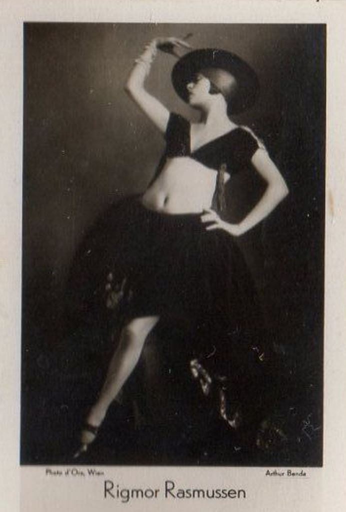 Madame d'Ora et Arthur Benda. Rigmor Rasmussen. Famous dancer vers 1933. Via ebay