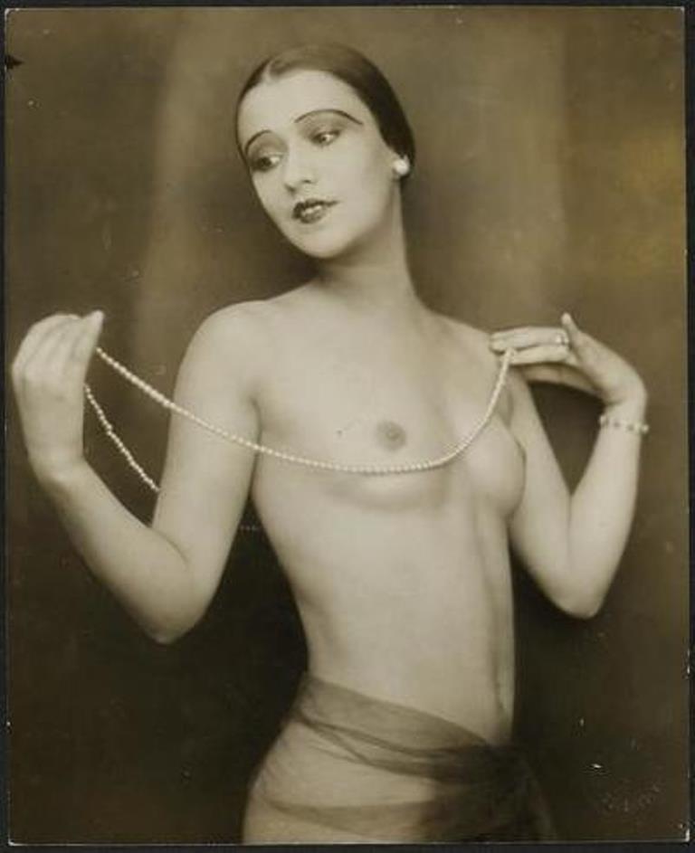 Atelier Willinger, Wien. Lea Niako