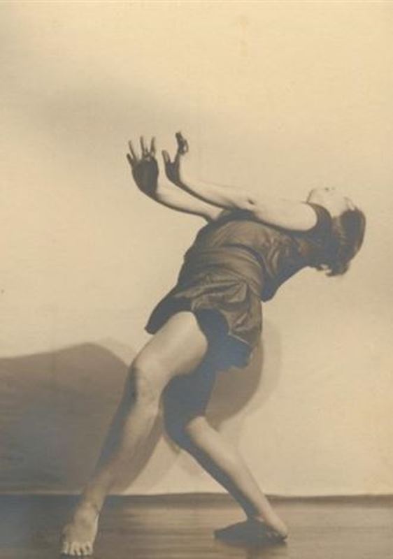 Charlotte Rudolph. Etude de Margarete Wallman, danseuse expressionniste allemande (study) , 1924 . Via arnet