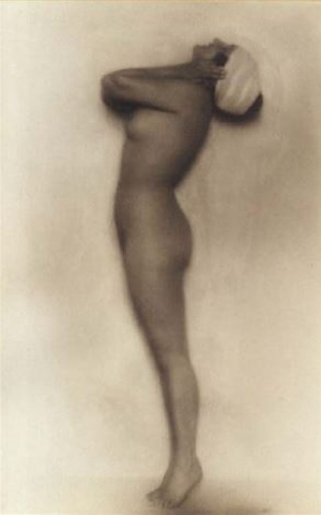 Rudolf Koppitz. Nu au turban 1920. Via artnet