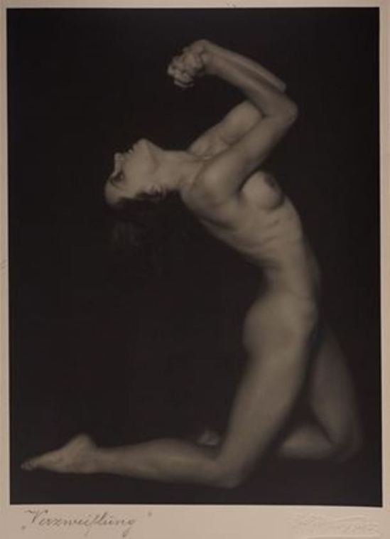 Rudolf Koppitz.Verzweiflung 1928. Via artnet