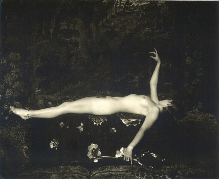 Alfred Cheney Johnston. Doris Podmore 1920-1929. Via historicalzg