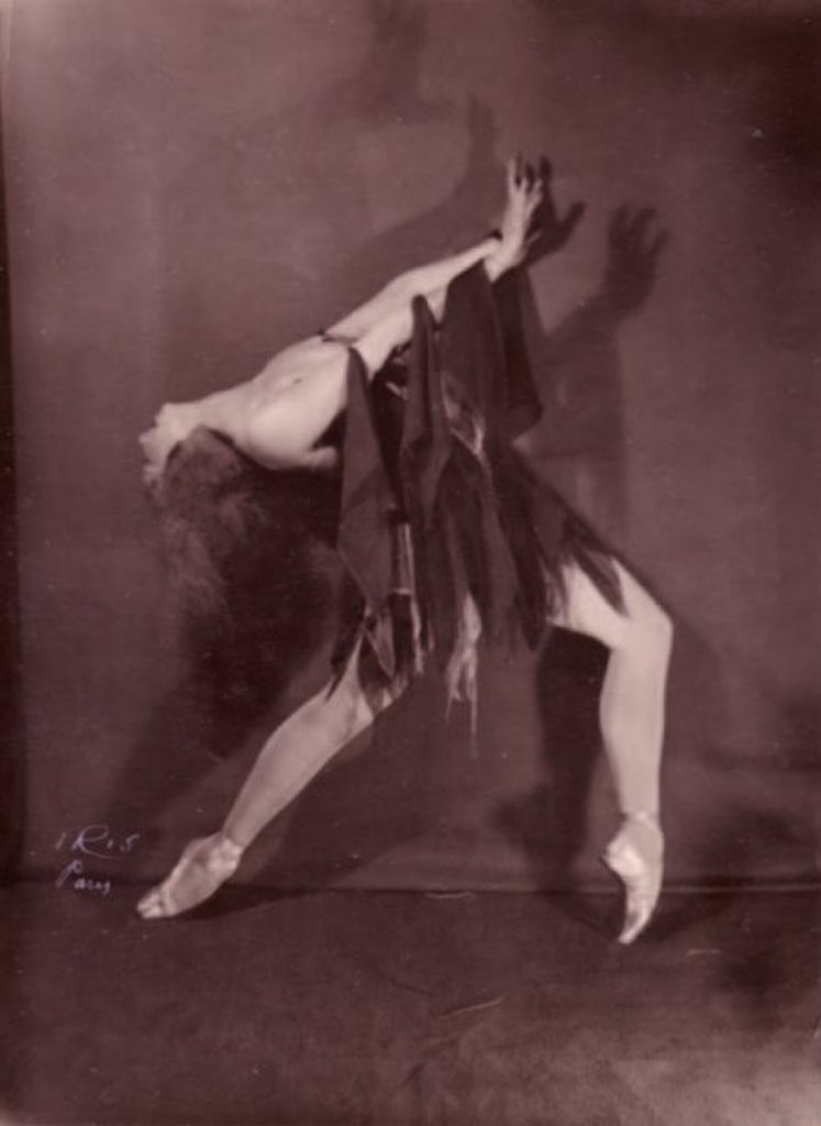 Studio Iris. Valentina Blinova, vers 1930. Via pba auction