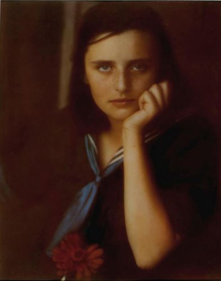 Edward Steichen. Mary Steichen wearing middy blouse, chin resting in hand 1920. Via eastman museum