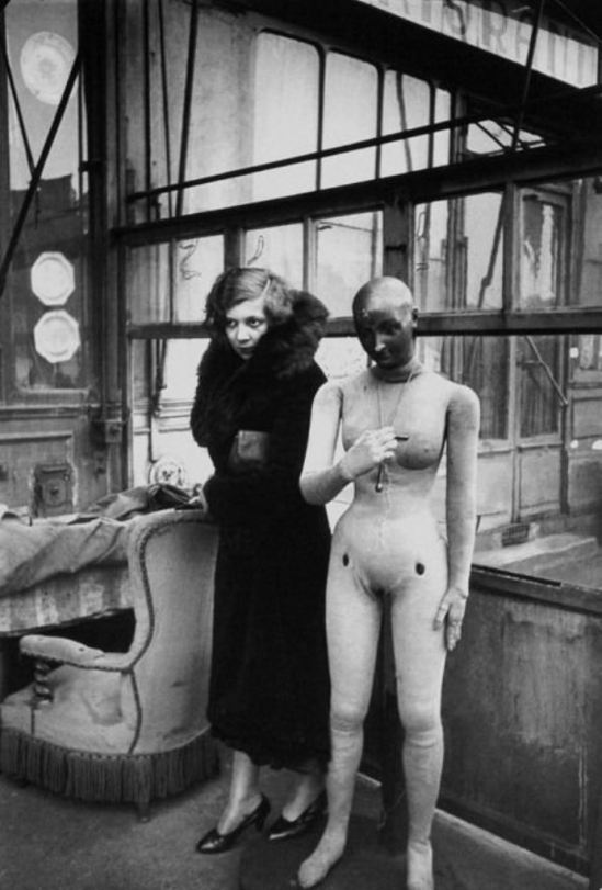 henry-cartier-brenson-leonor-fini-1933-via-pictify