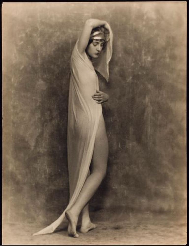 nickolas-muray-charlotte-mahuron-nude-study-1925-via-eastmanmuseum
