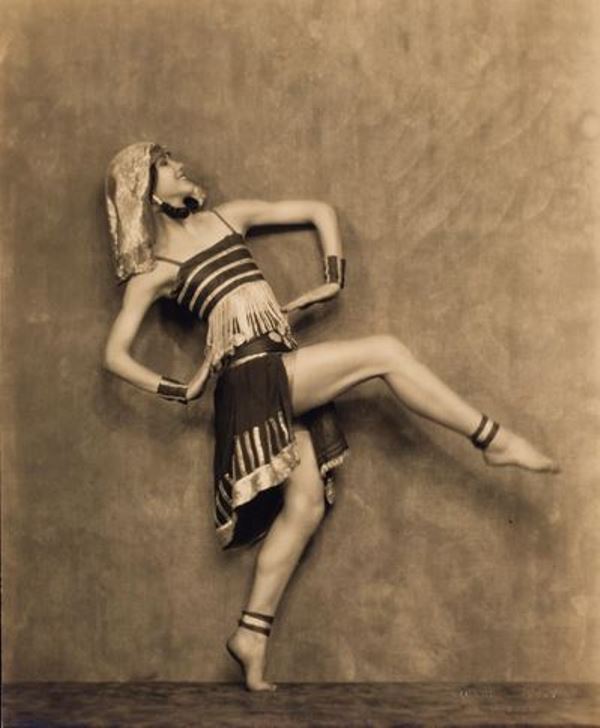nickolas-muray-doris-niles-dance-study-1920-1932-via-eastmammuseum