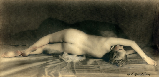 manuel-freres1-etude-de-nu-rehausse-a-laquarelle-vers-1920-via-galerie-lumiere-des-roses