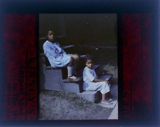 charles-c-zoller-two-girls-1907-1932-autochrome-via-eastmanuseum