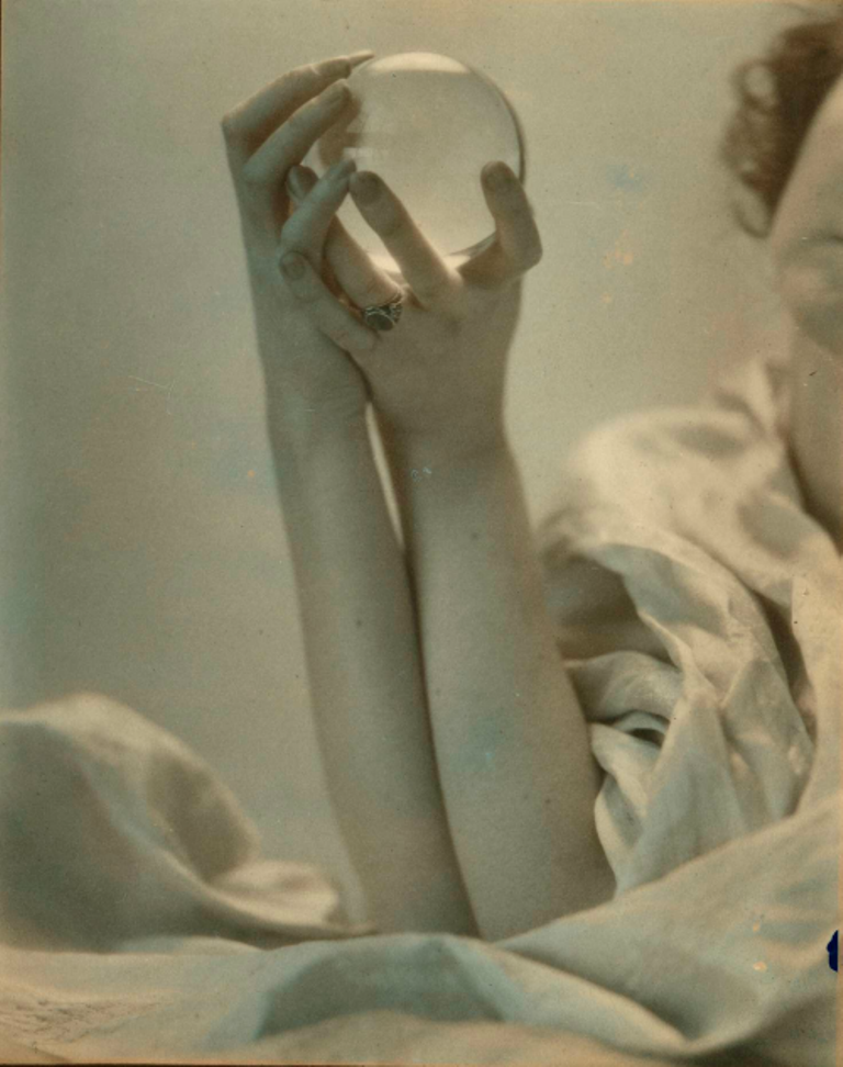 edward-steichen-dana-glover-steichen-holding-glass-sphere-1920-via-damedepique-on-tumblr