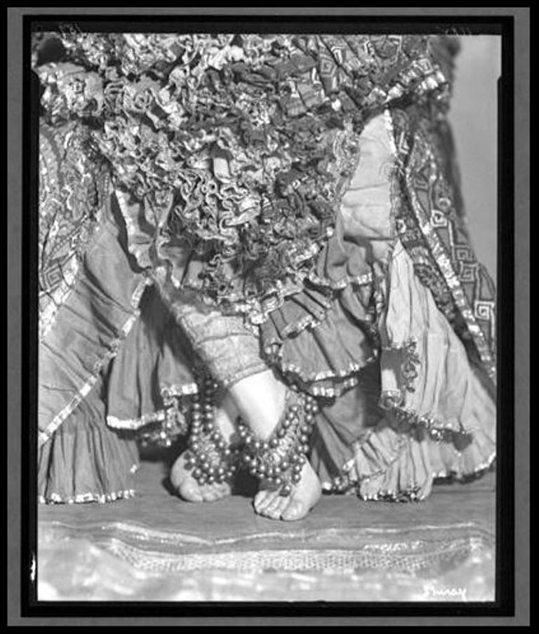 nickolas-muray-ruth-st-deniss-feet-1922-1961-via-eastmanmuseum