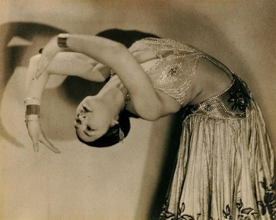 man-ray-danseuse-via-mutualart