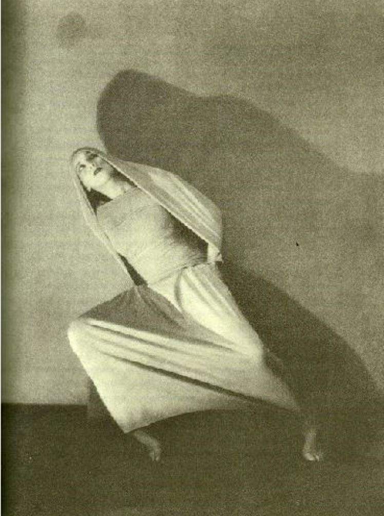martha-graham-in-the-premiere-of-lamentation-1930-martha-graham-center