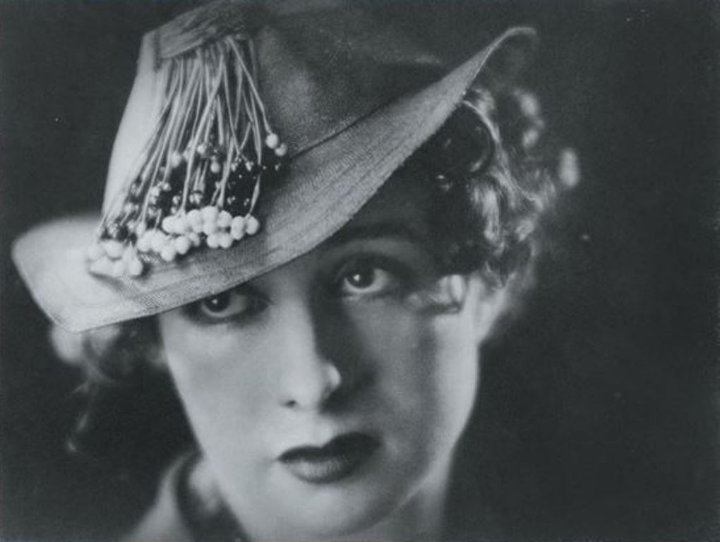 Blanc &amp; Demilly. Femme au chapeau 1940. Via artnet