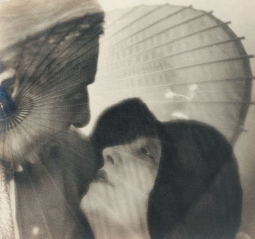 Blanc &amp; Demilly. Portraits à l'ombrelle 1933. Via artnet