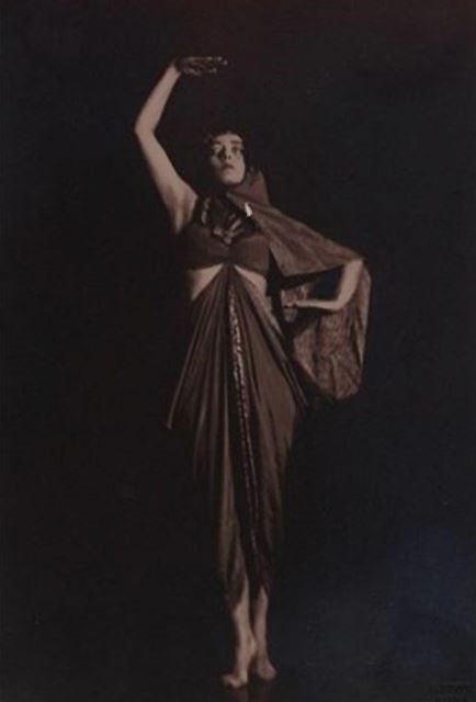 charlotte-rudolph-mary-wigman-in-traumgestalt-from-visionen-1927-via-artnet