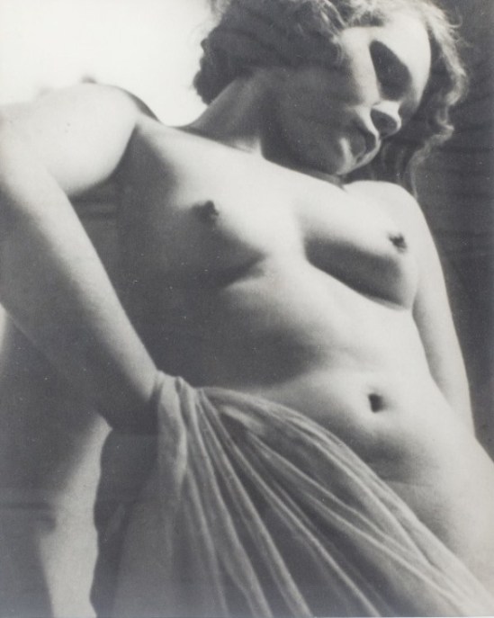 Jindrich Vanek1. Nude study. Via designrobot