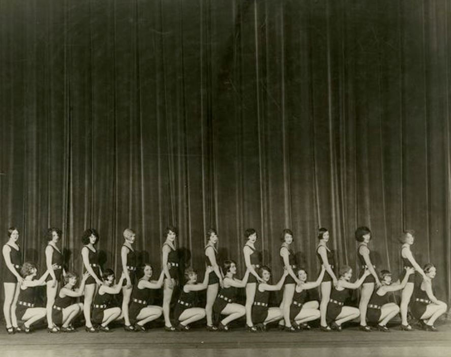 john-de-mirjian-broadway-chorus-girls-lined-up-on-1925-via-ebay