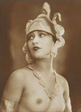 The actress and dancer Lea Niako. Via laloupe